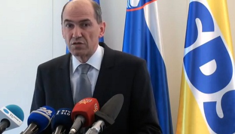 V soboto gre SDS z Janezom Janšo naprej! Janša pa Sloveniji podarja ‘Za kulturo življenja’.