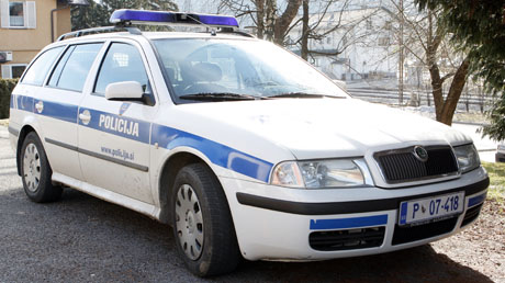 policija